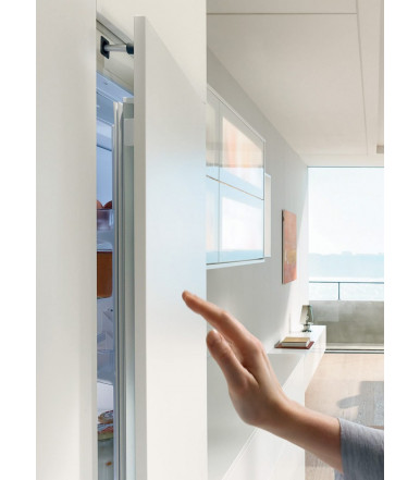 Assistance électrique à l'ouverture pour réfrigérateurs intégrés et sans poignées SERVO-DRIVE flex Blum